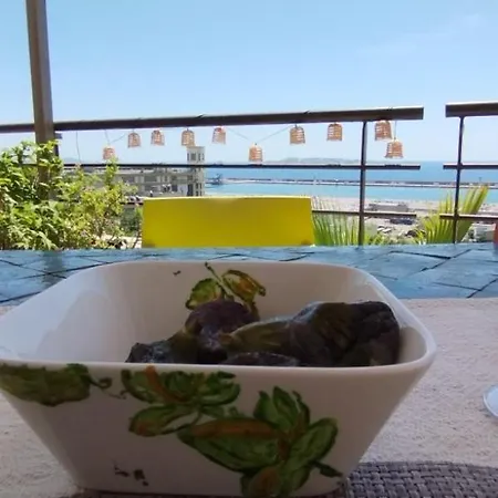 Autrement Dans Calme Avec Vue Sur Daire Marsilya